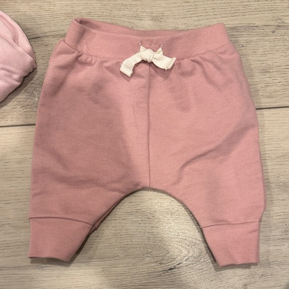 Newborn bundle Baby Clothing Set 5-10 items used once brand new also - Picture 2 of 8